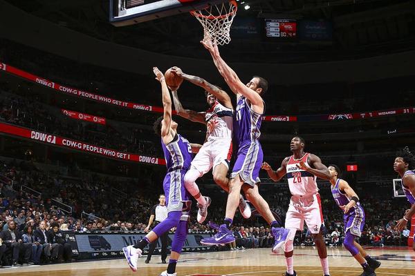 不贪功！率队击败2支争冠热门球队，28岁锋卫，赛后盛赞自己主帅