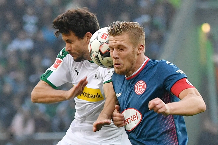 有趣！大量辽宁球迷迎接广东队，不断喊口号 杜锋回应太温馨