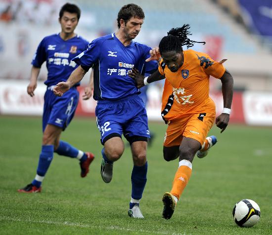 勒布朗·詹姆斯出战吗？湖人对阵雄鹿伤病报告