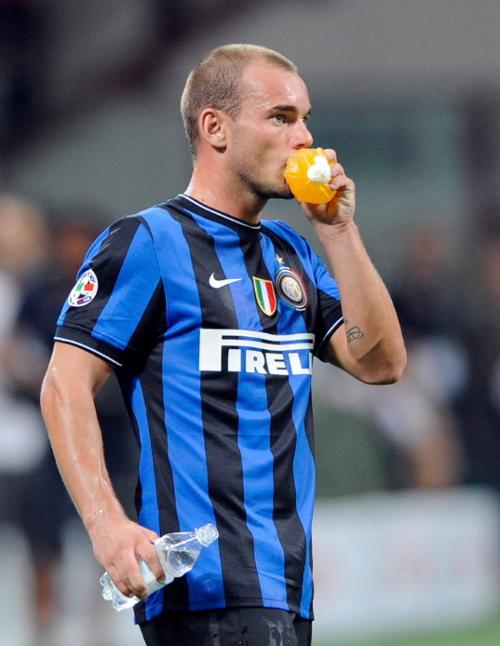 中国车手周冠宇担任凯迪拉克F1车队储备车手