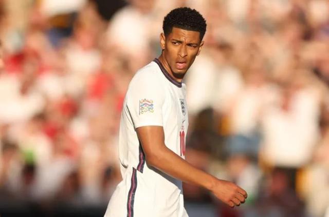 Doinb调侃韩国LCK，年纪大就是无敌，不尊重前辈会被网暴